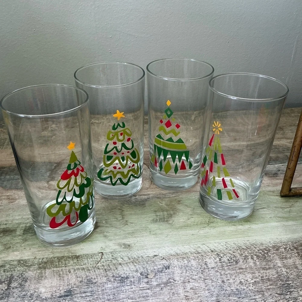 Vintage Crate&Barrel Holiday Christmas Holliday Season Tree Glasses Set Of 4